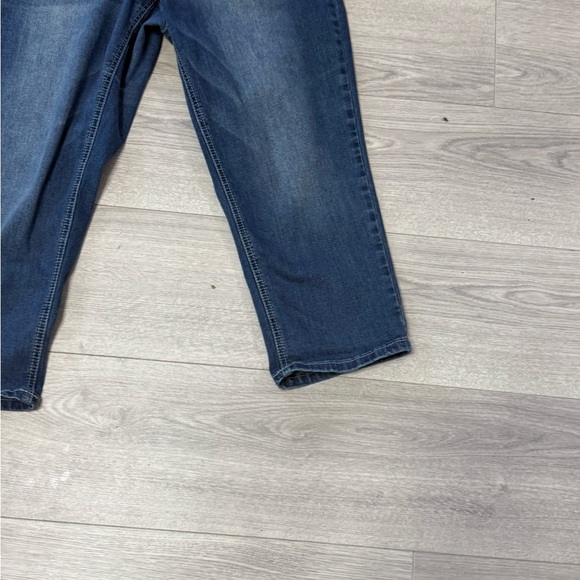 Earl Crop Denim Jeans with Embroidered Detail - Picture 5 of 10